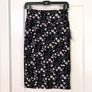 NWT LuLaRoe Cassie Black Tan White Floral Pattern Pencil Skirt Size XS